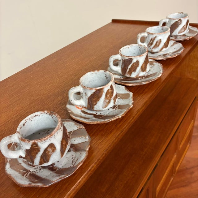 Set of 5 Kishi Shino Ware Coffee Cups & Saucers With Signed Tomobako Box For Sale - Image 11 of 16