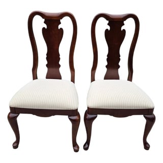 1990s Pair Thomasville Collectors Cherry Queen Ann Dining Room Side Chairs For Sale