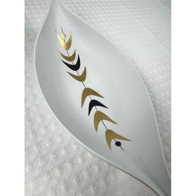 Ceramic Stig Lindberg Pongo Leaf Tray: Mid-Century Modern Scandinavian Pottery For Sale - Image 7 of 11