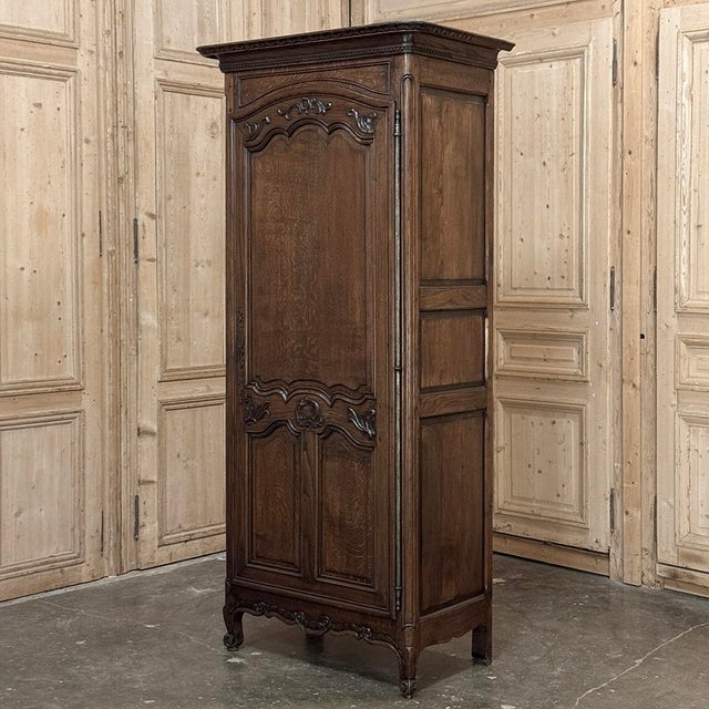 French Provincial 19th Century Country French Oak Bonnetière ~ Petite Armoire For Sale - Image 3 of 18