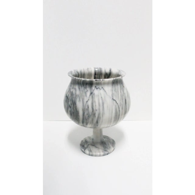 White Italian Marble Table Lamp, Modern Style, Circa Mid to Late 20th Century For Sale - Image 8 of 12