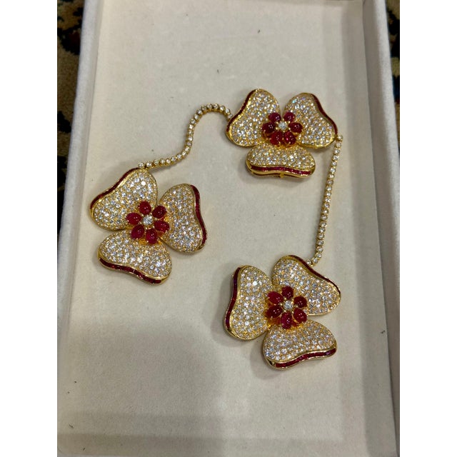 Red Natural 12 Ct Burma Ruby & 30 Ct Diamond Trio Pin 18 Karat Yellow Gold 78gm For Sale - Image 8 of 8