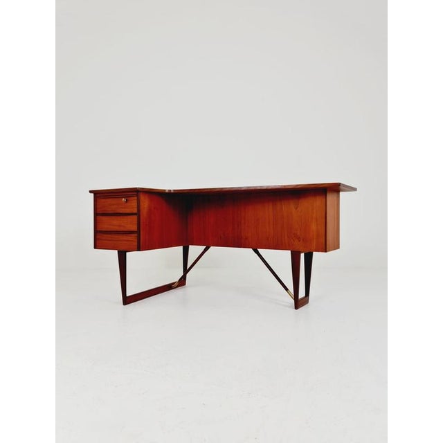 Danish Teak Desk Model Executive Desk Boomerang by Peter Lovig Nielsen for Hedensted, 1960s For Sale - Image 4 of 18