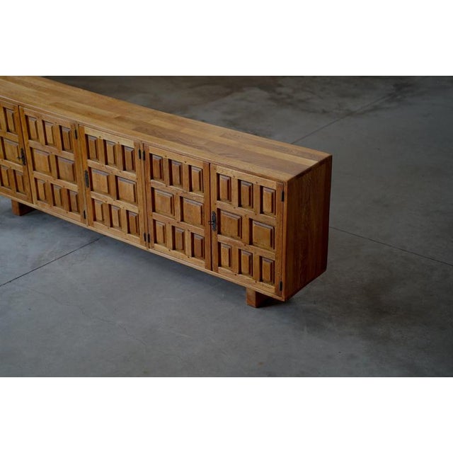 Brutalist Spanish Oak Sideboard - Spain 1960s For Sale - Image 4 of 11