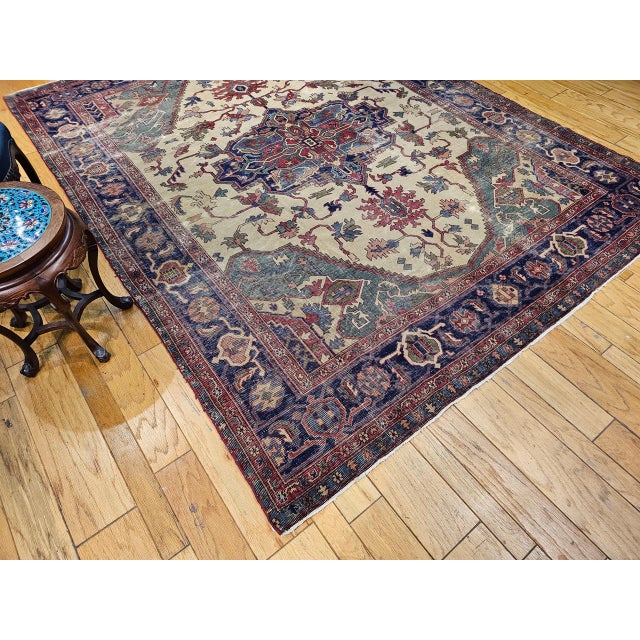 Textile Late 19th-Century Heriz Serapi Rug, Handwoven, Pale Yellow & Green, 8' x 10' For Sale - Image 7 of 18