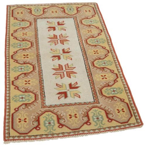 This elegant small Oushak rug is a celebration of Turkish weaving tradition in a size perfectly suited for today’s...