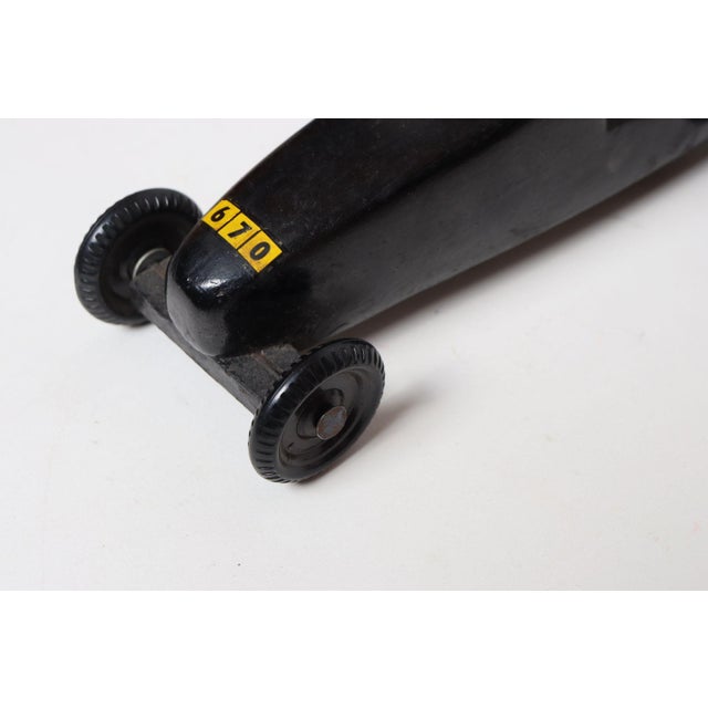 Set of Four Vintage Painted Pinewood Racers For Sale - Image 11 of 18