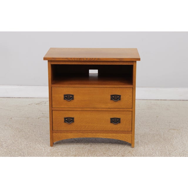 Age: C.2003 Details: Finish no.35 Dovetailed Drawer Construction High Quality Construction Oak Media Arts & Crafts...