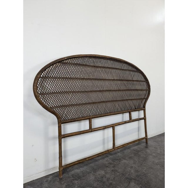 Bamboo and Rattan Headboard, in Very Good conditions.