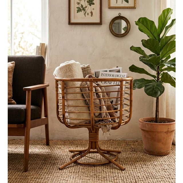 Woven Rattan Basket on a Pedestal Base, Italy, 1960s For Sale - Image 4 of 6
