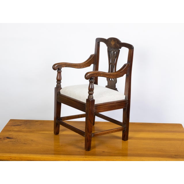 English 19th Century Mahogany Child's Chair with Feather Motifs and Marquetry For Sale - Image 4 of 10