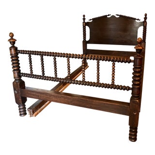 Early 20th Century Full Size Spool Turned Bed Frame in Early American Style For Sale