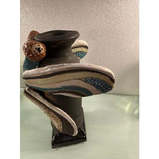 Modern Ceramic Dragonfly Vase by Johnson, United States, 1991 For Sale - Image 4 of 7