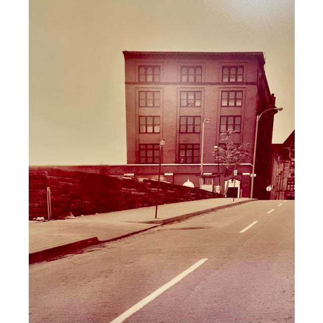 Paper Joel Meyerowitz, St. Louis and the Arch Vintage Photograph Joel Meyerowitz Architectural Photo 1981-1982 For Sale - Image 7 of 7