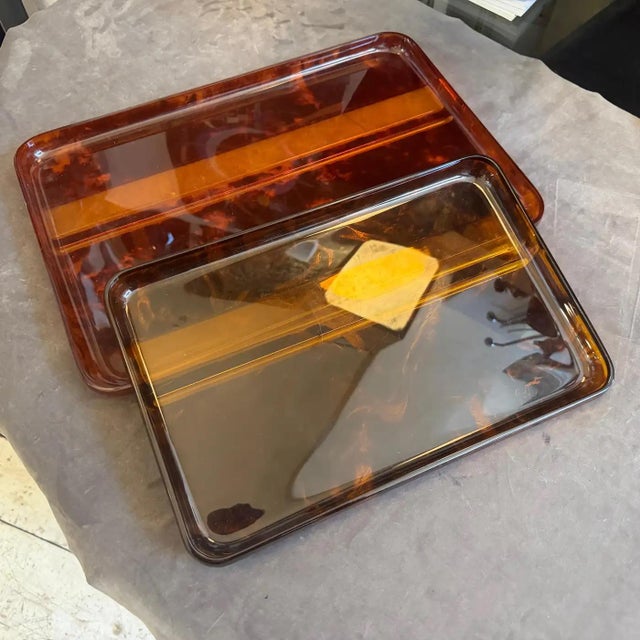 Brown 1970s Set of Two Mid-Century Modern Faux Tortoiseshell Lucite Trays by Guzzini For Sale - Image 8 of 13