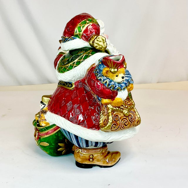 Avocado 1980s Vintage Majolica Hollywood Regency Americana Fitz & Floyd Christmas Santa Tea Pot. For Sale - Image 8 of 10