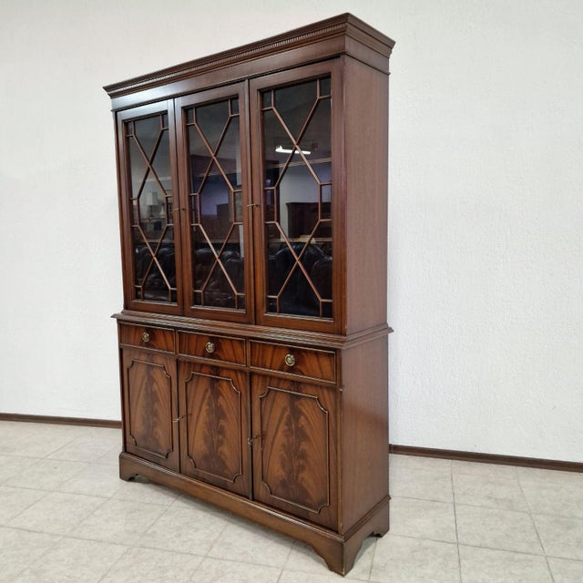 2000 - 2009 Chesterfield Display Cabinet, 2000s For Sale - Image 5 of 8