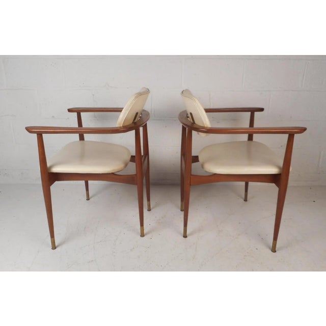 Pair of Mid-Century Modern Walnut Armchairs For Sale In New York - Image 6 of 13