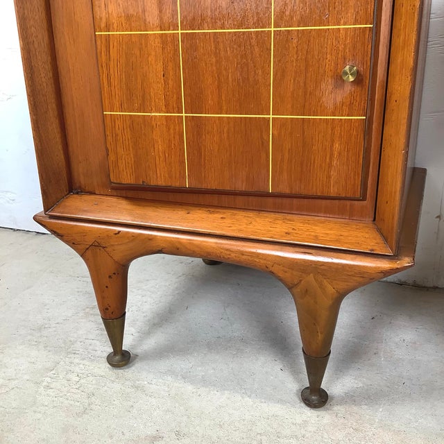 Pair of 1960s Walnut Nightstands — Brass Grid Inlay Doors, Sculptural Arch Base, Vladimir Kagan Style For Sale - Image 10 of 12