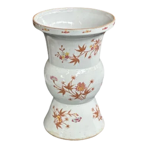 19th Century Chinese Porcelain Vase With Botanical Details