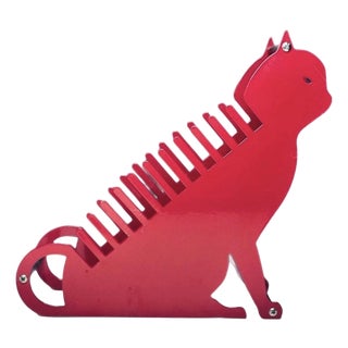 1970s Post Modern Memphis Design Salvatore Campos Art Brute Red Cat Metal Letter Desk Holder For Sale