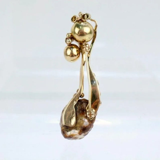 Modern Modernist Biomorphic 14K Gold Yellow Diamond & Baroque Pearl Brooch or Pin For Sale - Image 3 of 10