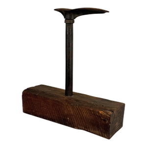 Antique English Cobblers Cast Iron Anvil Stand - 17"