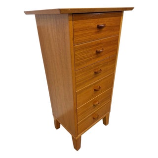 Vintage Danish Modern Petite 6-Drawer Teak Lingerie Chest For Sale