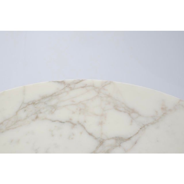Tulip Marble Dining Table by Eero Saarinen for Knoll International, 2009 For Sale - Image 6 of 17