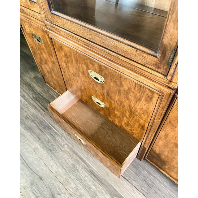 Brown Drexel Heritage Passage Lighted China Cabinet, Campaign Style Display Hutch, 1980s For Sale - Image 8 of 13