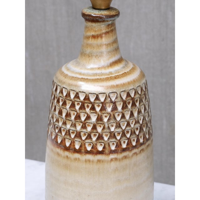 Einar Johansen Large Ceramic Relief Table Lamp by Einar Johansen for Søholm Stoneware, Denmark, 1960 For Sale - Image 4 of 11