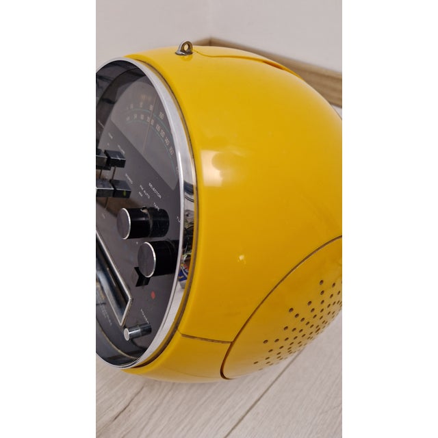 1970s Yellow Space Ball 2001 Radio from Weltron, 1970s For Sale - Image 5 of 12