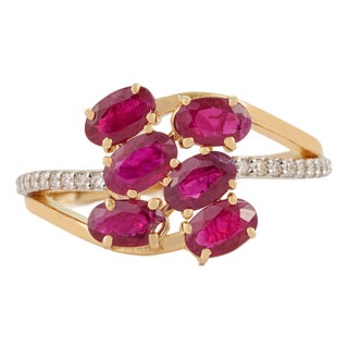1.74ct Oval Ruby and Diamond Accent Cluster Ring in 14k Yellow Gold Size 4 For Sale