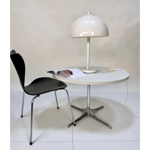 Large Mushroom Table Lamp in Acrylic and Metal, Italy, 1970s For Sale - Image 6 of 17