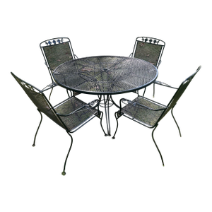 Beautiful Wrought Iron, attributed to Woodard Patio Set Table and 4 Chairs **