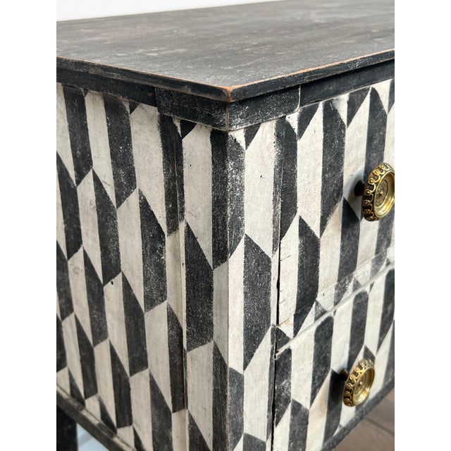 Paint Mid 19th Century Small Italian chest of drawers with patina and trompe-l'oeil painting For Sale - Image 7 of 12