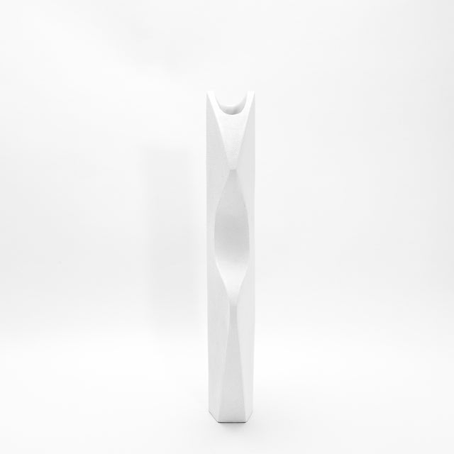 Modern Modern Sculptural Vase in White Shagreen by R&y Augousti For Sale - Image 3 of 9