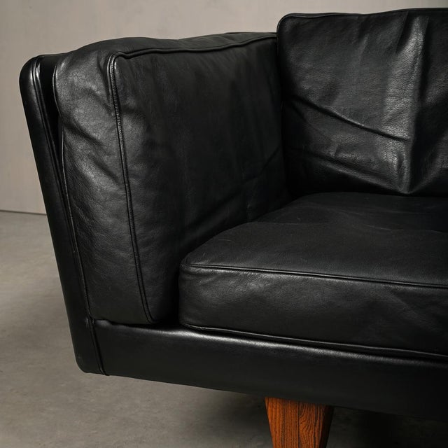 Model V11 3-Seater Sofa in Black Leather by Illum Wikkelsø, Denmark, 1960s For Sale - Image 10 of 18