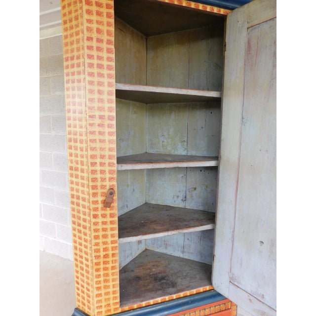 American Antique 2 Piece 18th Century Grain Painted Corner Cabinet Berks Co. Pa For Sale - Image 3 of 12