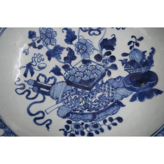 18th Century Qianlong Chinese Blue and White Porcelain Barber Dish For Sale - Image 3 of 8