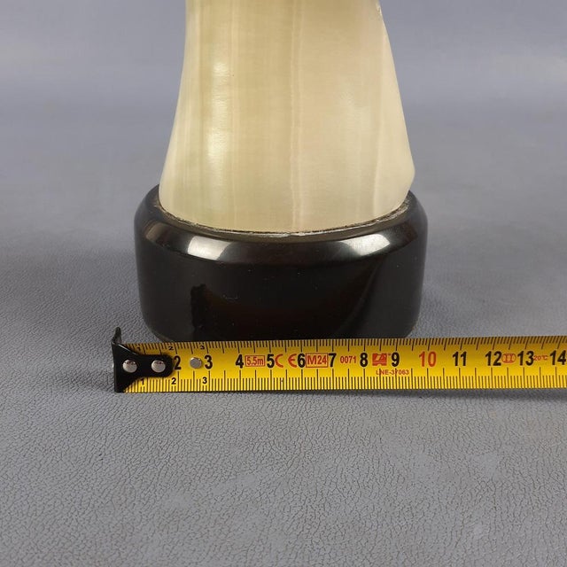 Vintage Stylized Woman's Head Sculpture in Green Onyx Stone with Marble Base, 20th Century For Sale - Image 15 of 17