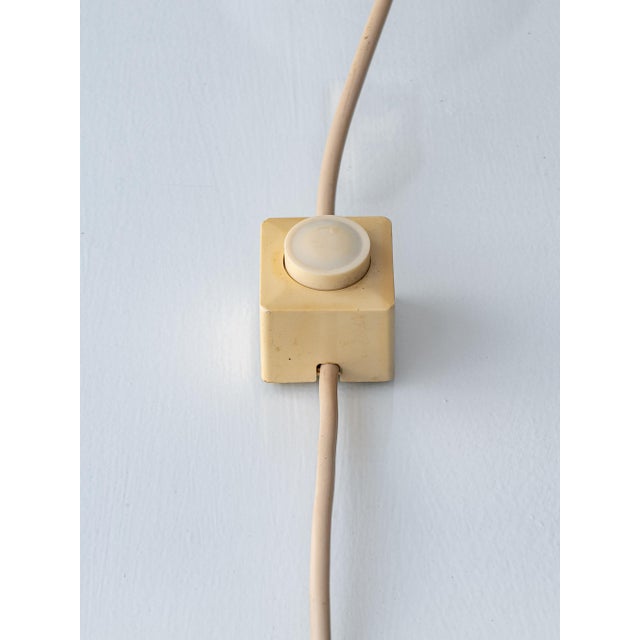 Gold Vintage Murano Glass Opaline Spiral Table Lamps with Dual Illumination from Vetri Murano, 1960s, Set of 2 For Sale - Image 8 of 12