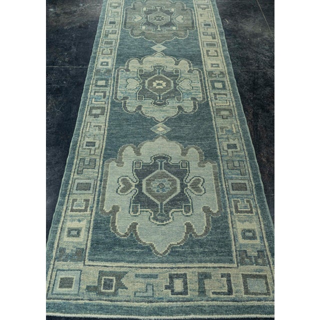 Early 21st Century Turkish Oushak Rug 2'10" x 8'4" #19088 For Sale - Image 5 of 8
