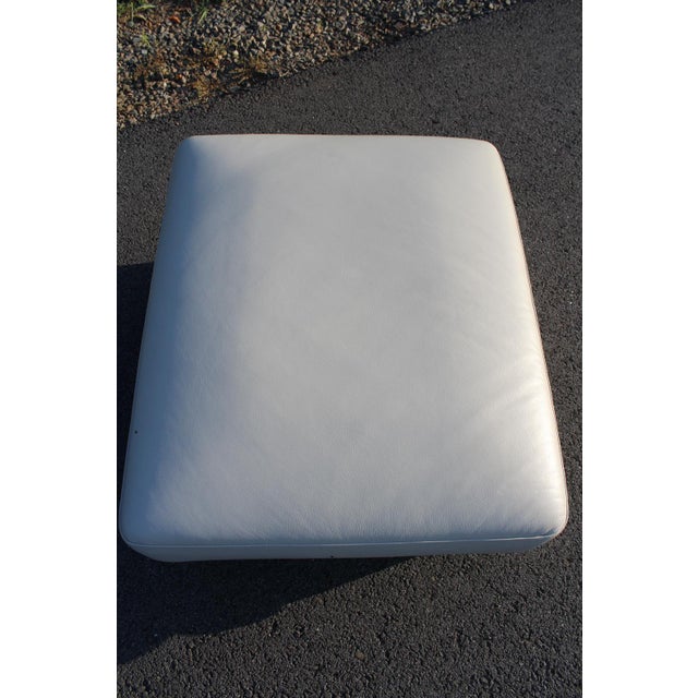 Natuzzi Light Gray Leather Ottoman For Sale - Image 6 of 15