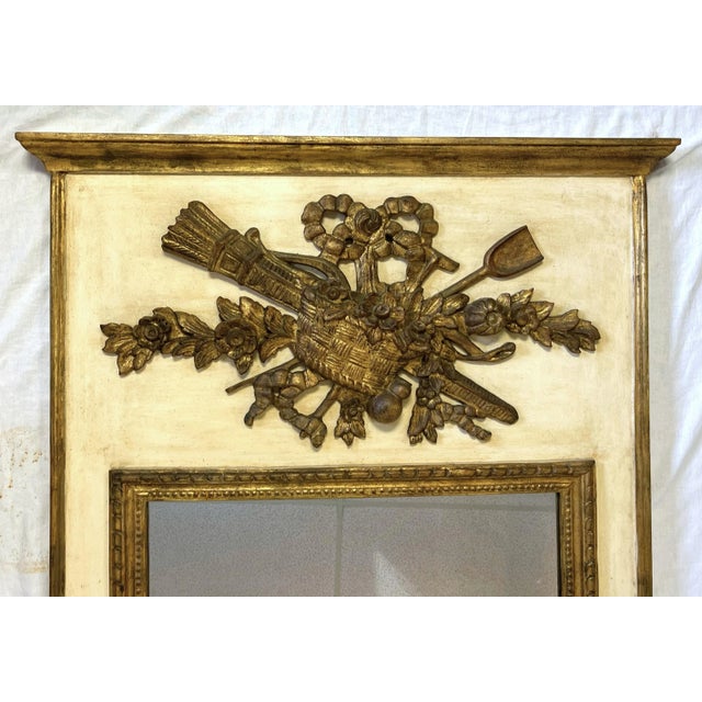 Wood Early 1900's Gilt Wood Trumeau Mirror With Floral Basket Relief Made in Italy For Sale - Image 7 of 13