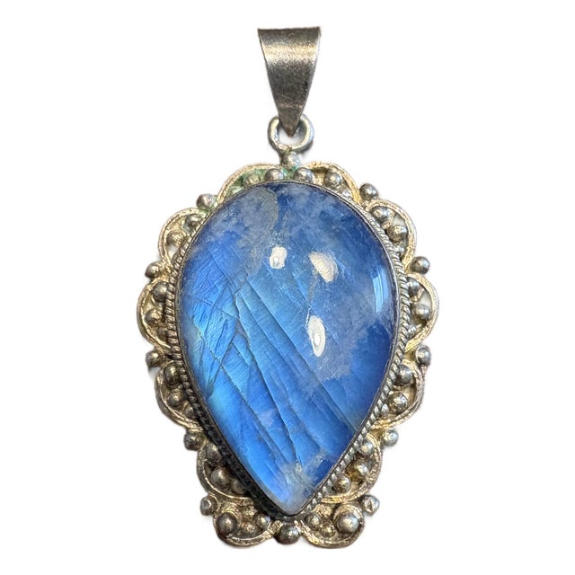 Sterling Silver Blue Labradorite Pendant - Stamped 925 For Sale