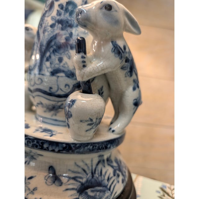 1950s Whimsical Vintage Blue & White Porcelain Rabbit Figural Table Lamp For Sale - Image 4 of 10