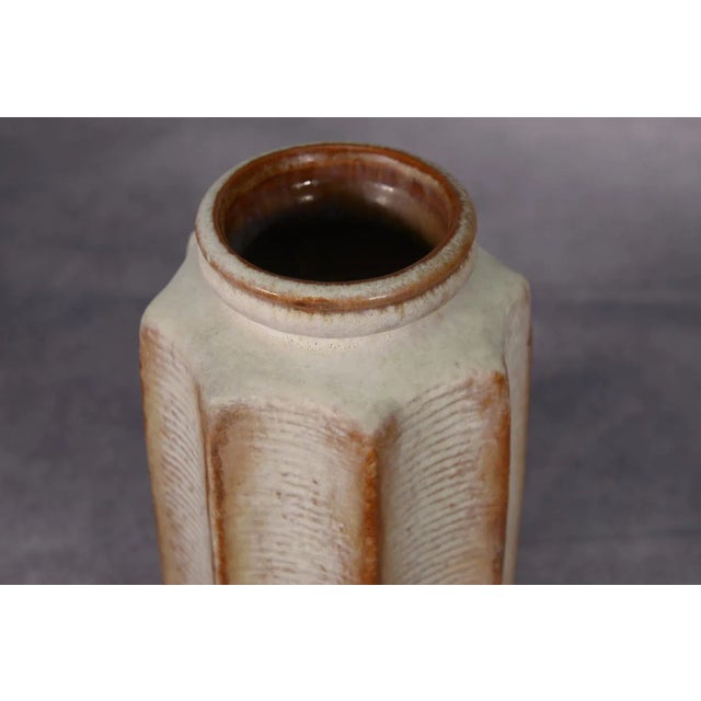 Brutalist Ceramic Vase N°7832-25, West Germany, 1970s For Sale - Image 6 of 10