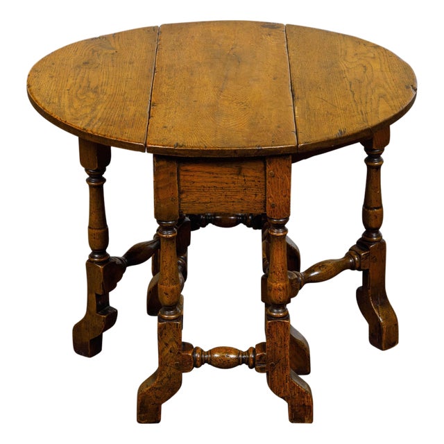 19th-Century English Oak Gateleg Table with Drop Leaves and Turned Legs For Sale