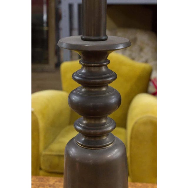 Pair of American Mid-Century Sculptural Brass Table Lamps, 1950s For Sale In New York - Image 6 of 8